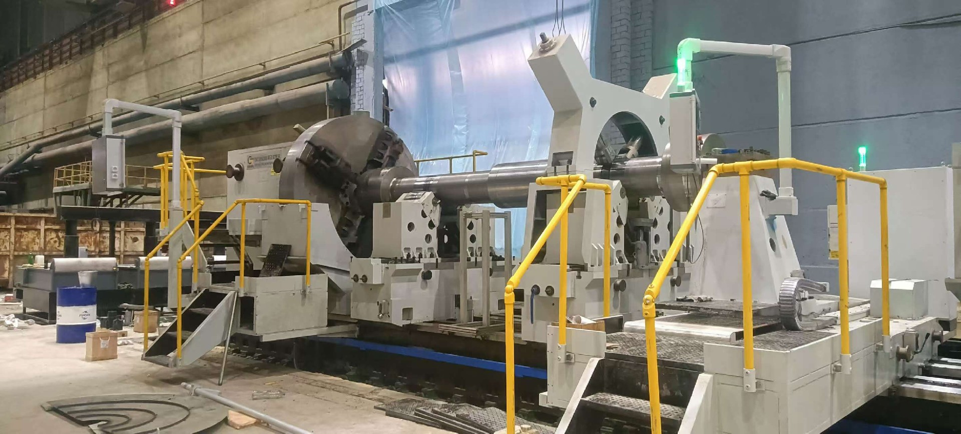 Heavy duty deep hole drilling and boring machine with OD turning function